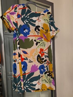 Vibrant Floral Short Sleeve Mini Dress in Multicolor